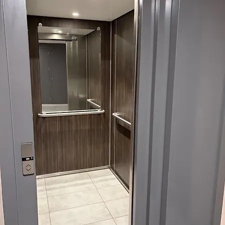 Apartment Superbe 3 Pieces Vue Mer, Climatise, Avec Parking *