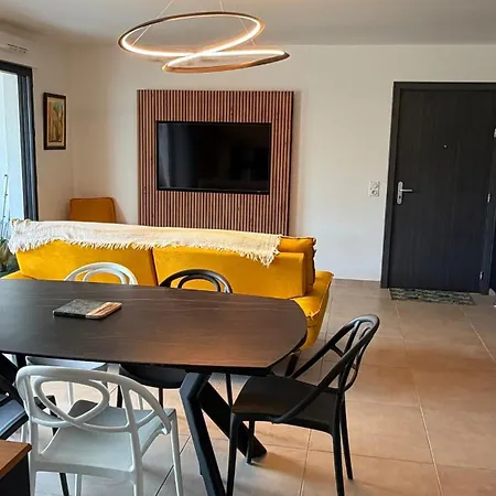 Superbe 3 Pieces Vue Mer, Climatise, Avec Parking *